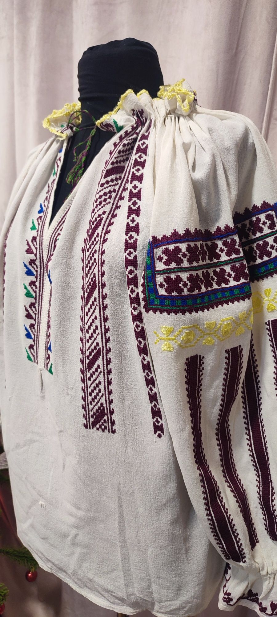 Ie tradițională damă