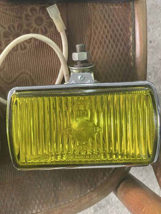 РЕТРО Волга 3102 ГАЗ фарове жълти за мъгла с капаци нови СССР