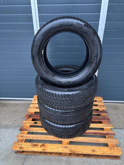 set 4 anvelope iarna 235 60 r18 bridgestone
