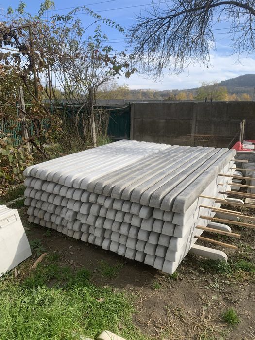 Stalpi spalieri de vanzare