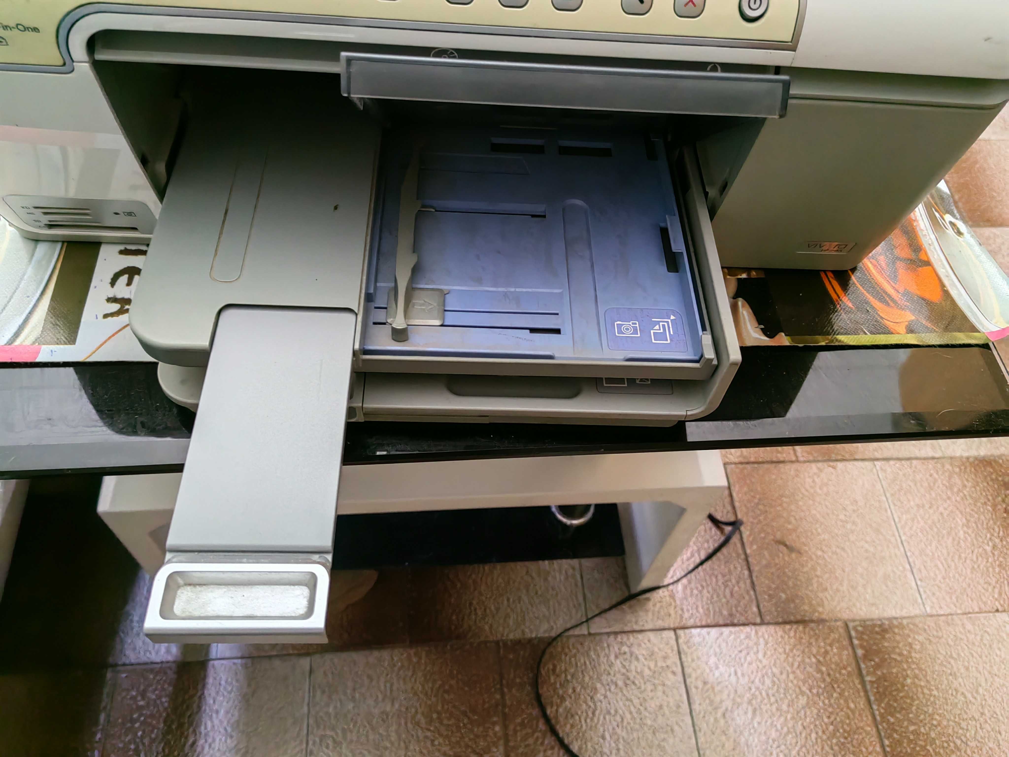 Продавам принтер HP Photosmart C5200