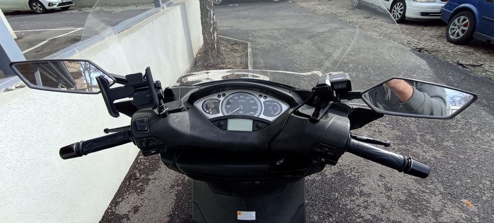 DE VANZARE scuter Yamaha xmax 250i