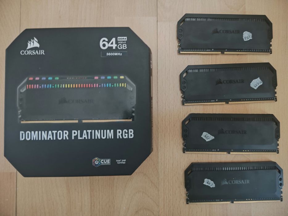 32 GB Corsair Dominator Platinum RGB Samsung B die 3600 CL18 4 x 8 GB