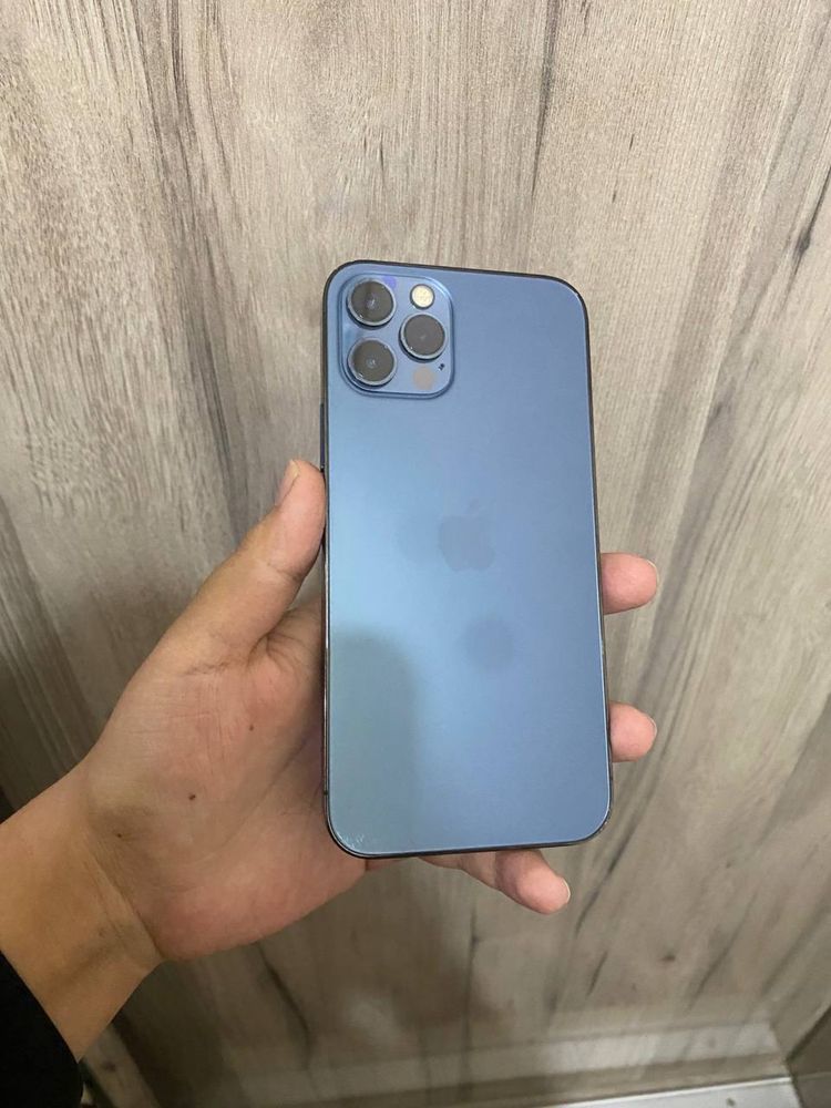 iPhone 12про с гарантие