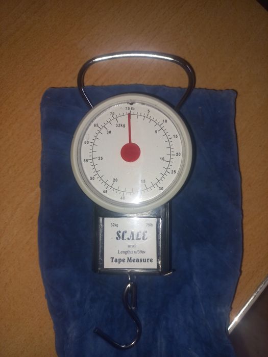 Весы Новые продам 1500