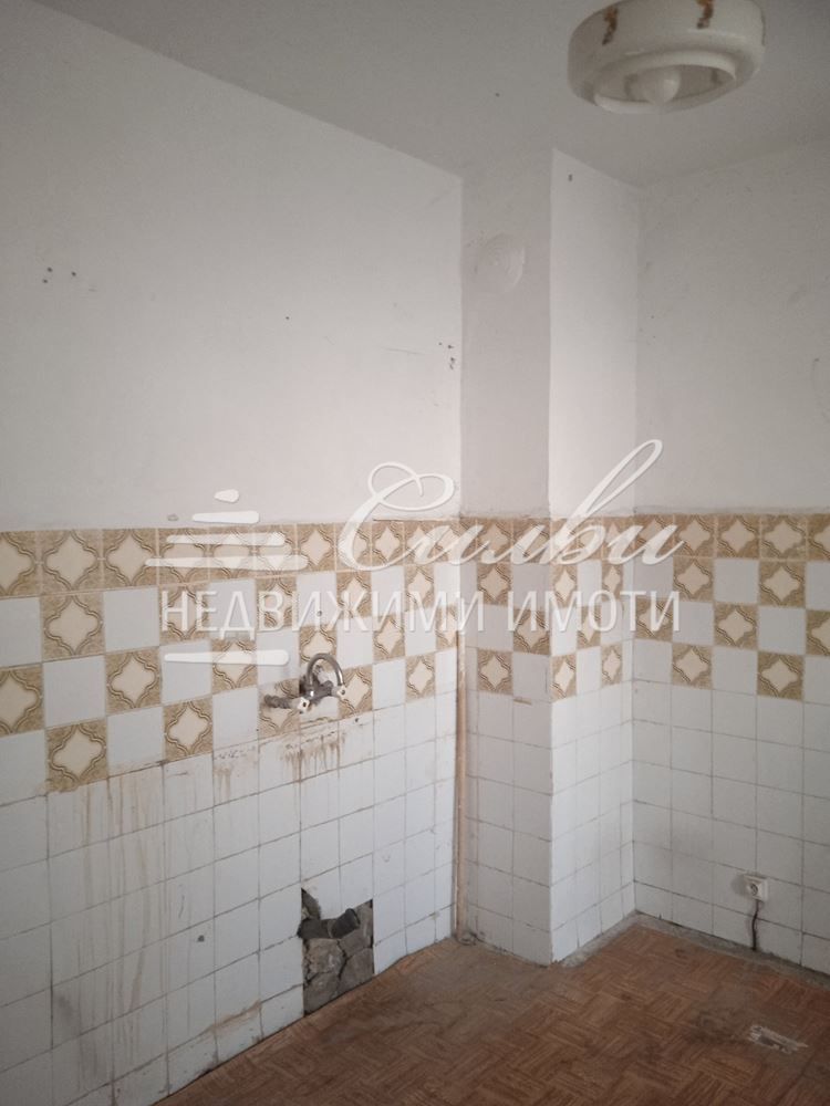 Продава се Едностаен апартамент в Шумен, Добруджански - 38 кв.м за 1530 €/кв.м - Снимка #5
