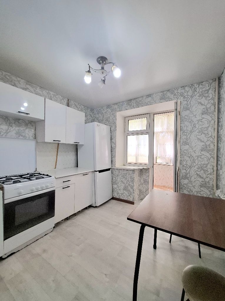 2 ком кв Галактика,  кирпичный дом