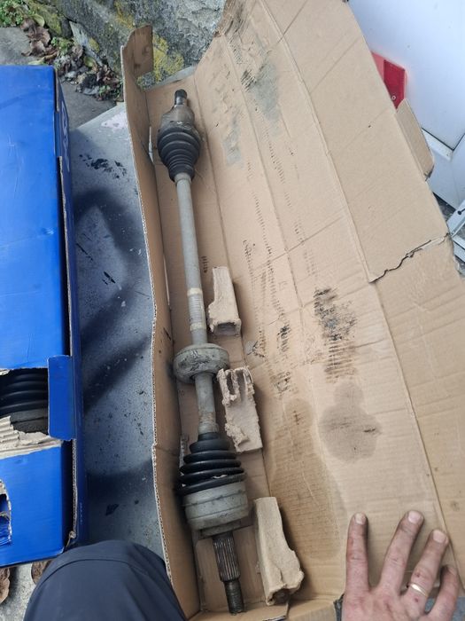 Vand planetare stanga dreapta dacia Logan an 2021 motor 1.2 benzina