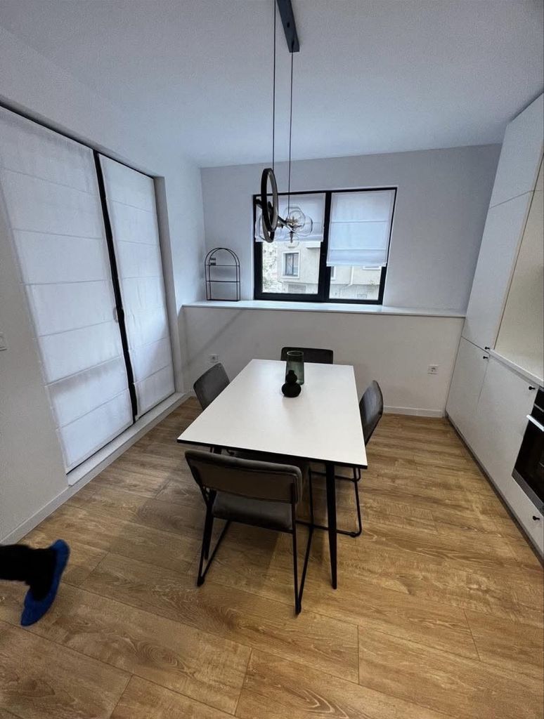 Дава се под наем Двустаен апартамент в Пловдив, Кършияка - 70 кв.м за 561 € - Снимка #1