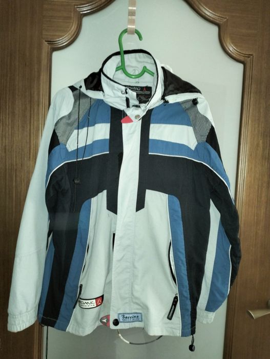 Ветровка осенняя без утеплителя на замке