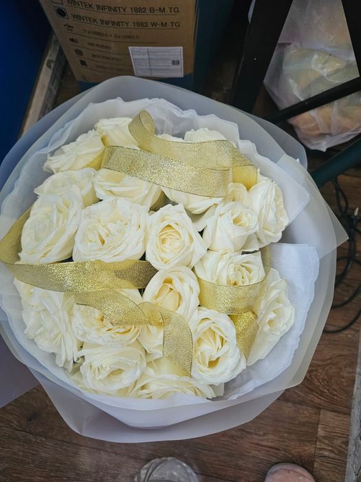 Белоснежные розы