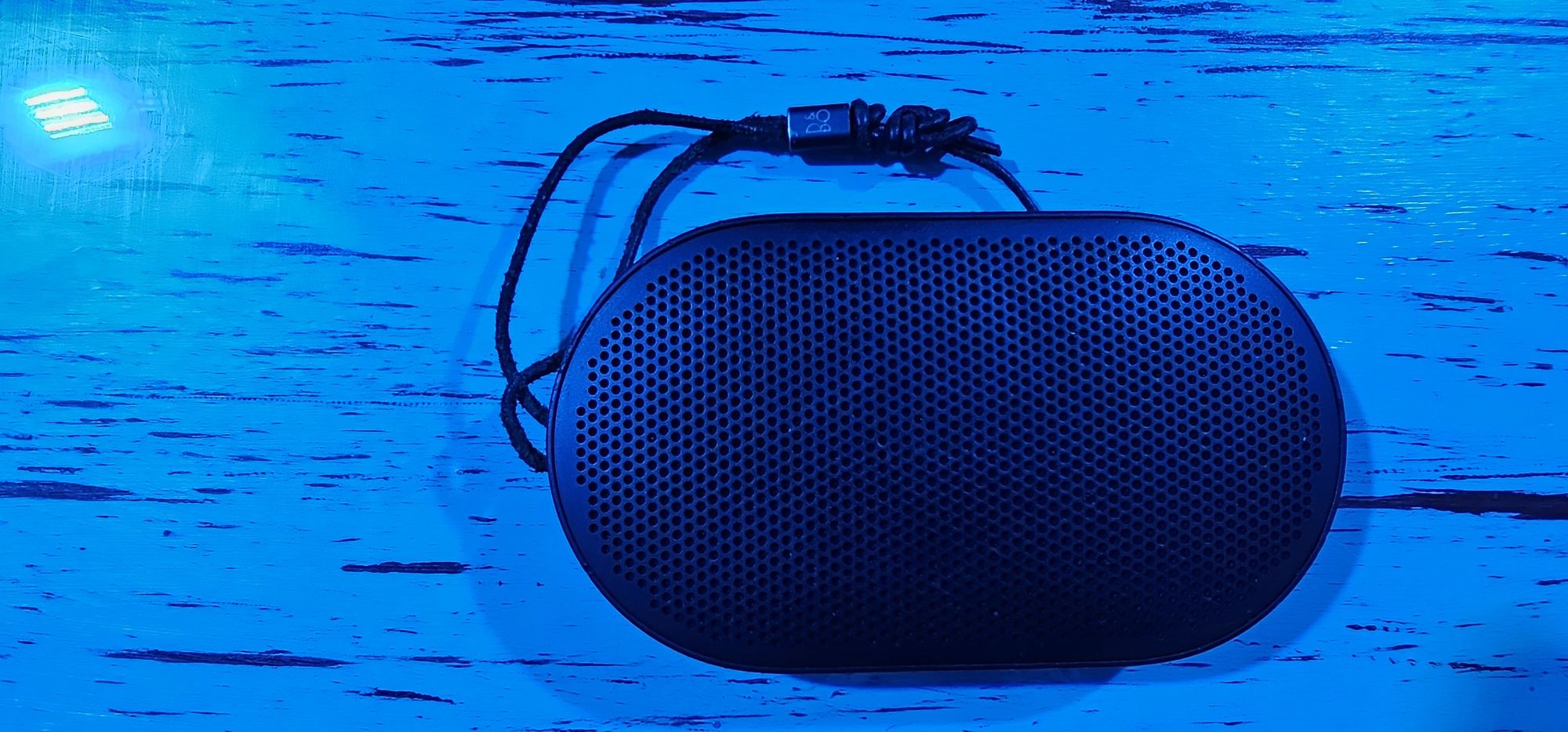 Boxa activa bang and olufsen beoplay p2