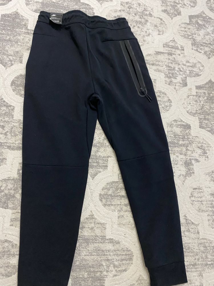 Продам треко (nike teech flecee) не дорого