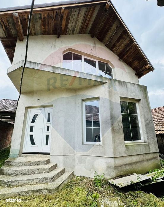 Casă / Vilă cu 6 camere de vânzare