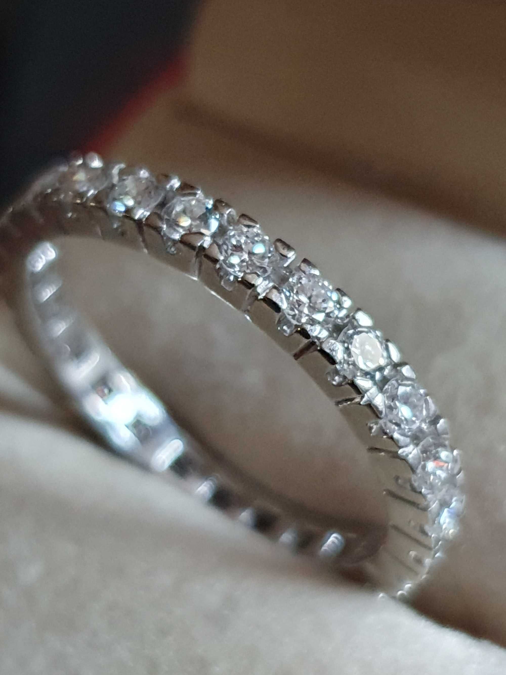 Inel Eternity verigheta Memory aur alb 18k cu diamante naturale 1,3ct