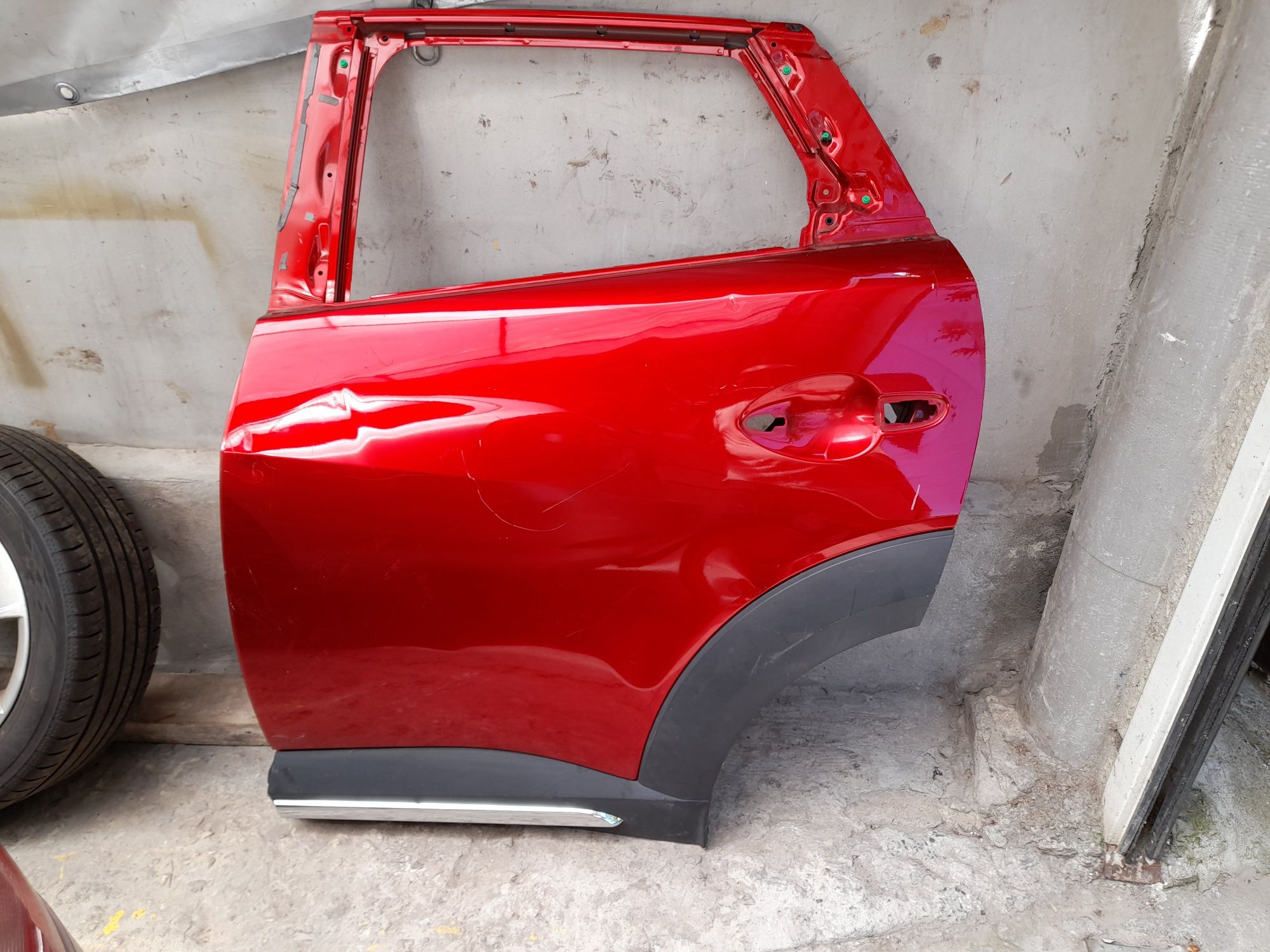 Задна лява  врата мазда цх3 Mazda CX3  300лв