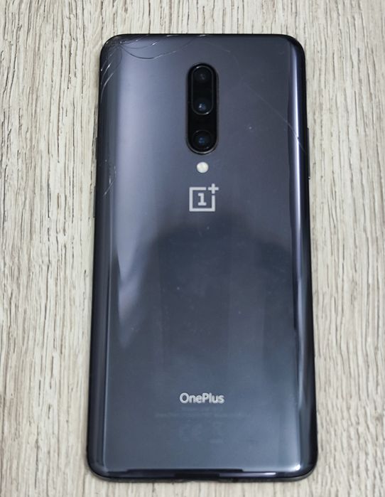 OnePlus 7 Pro 8GB/256GB – urme pe ecran, spate crăpat, perfect funcțio