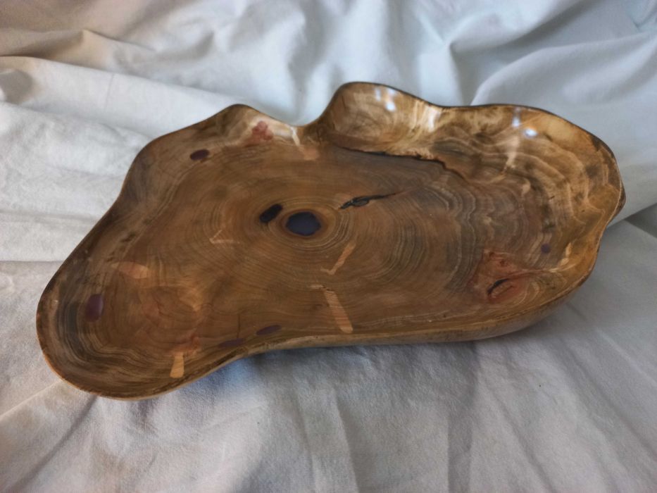 Чаша ручной работы из кипариса