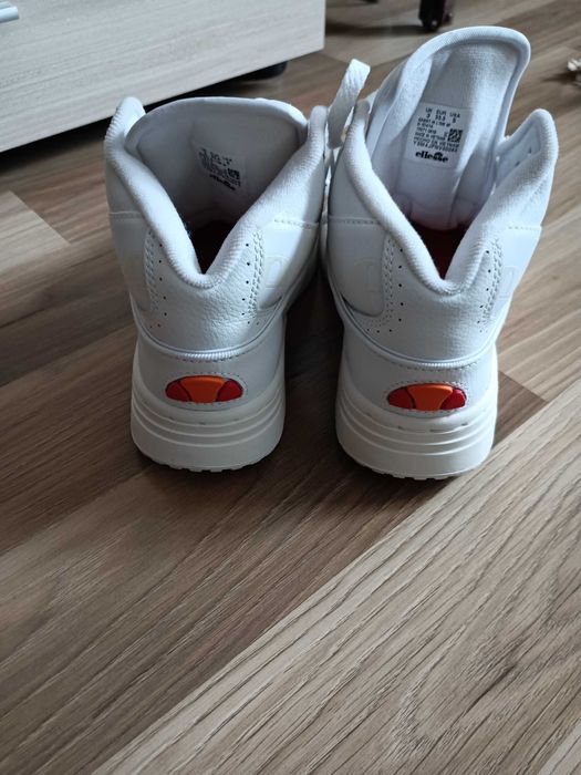 Сникърси ellesse, н 35.5, цена 60 лв