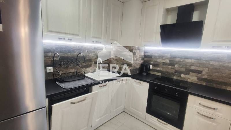 ЕКСКЛУЗИВНО! Двустаен обзаведен апартамент под наем, над хипермаркет Б