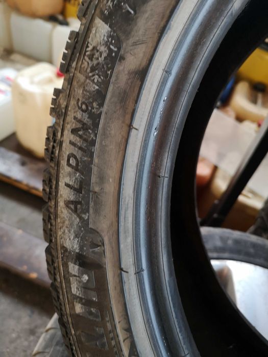 225/45/17  Michelin ALPIN 6