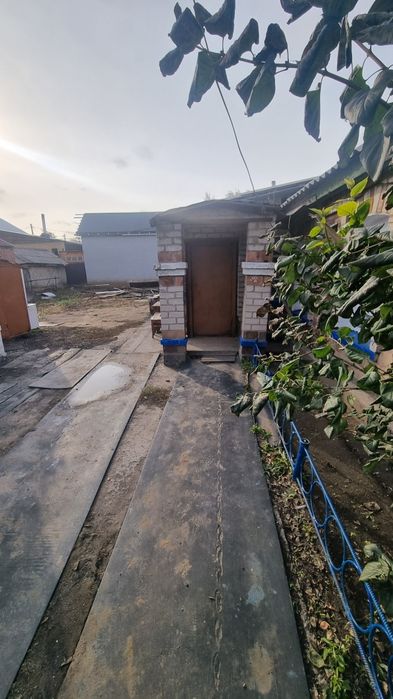 Продам второй Павлодар. Отдельно стоящий.  100 квадратов. Жилые 70кв.