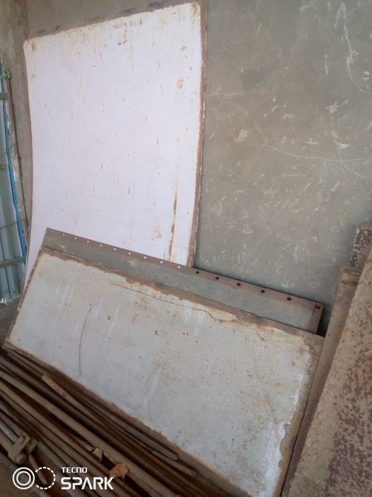 List va boshqa narsala sotiladi.