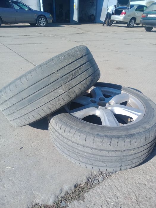 Диски Тойота Камри с резиной