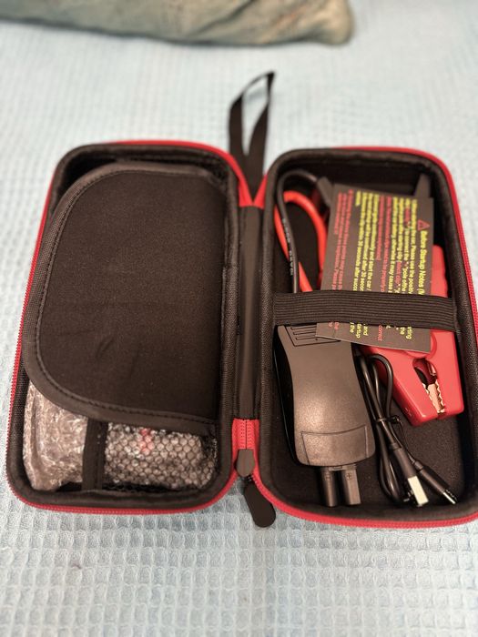 Robot pornire auto baterie descarcata/Car Jump Starter/NOU