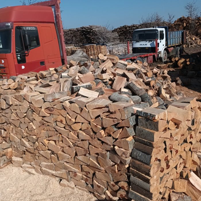 Lemne de foc foc capete uscate sau verzi 800 lei masina