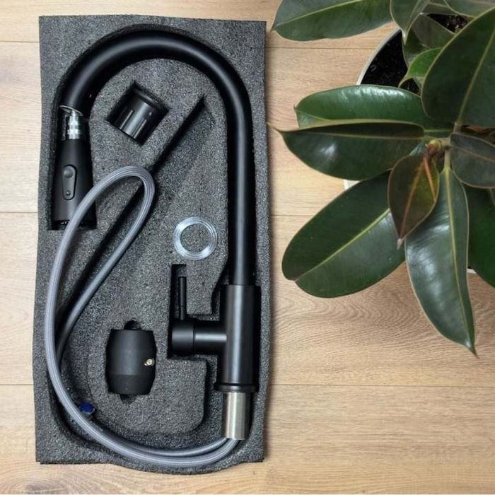 Кухненски смесител с издърпва се душ