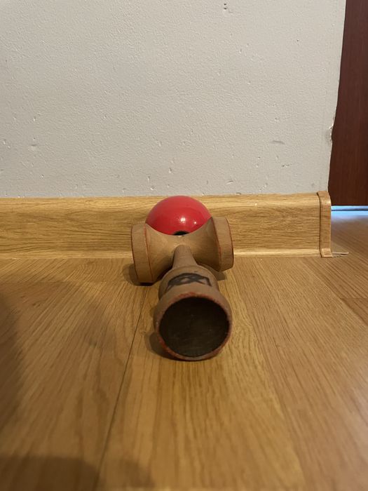 Kendamă gabix roșie