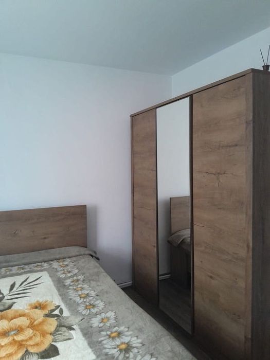 Închiriez apartament
