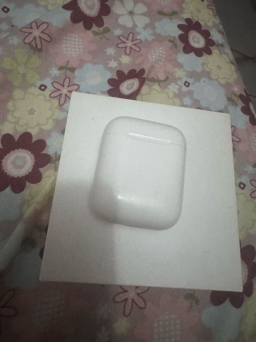 Продам наушники airpods оригинал