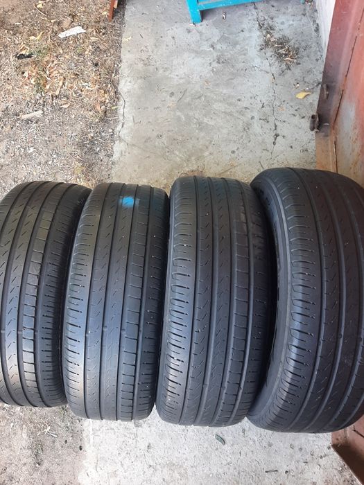Продам шины 235/60/18 пирелли.