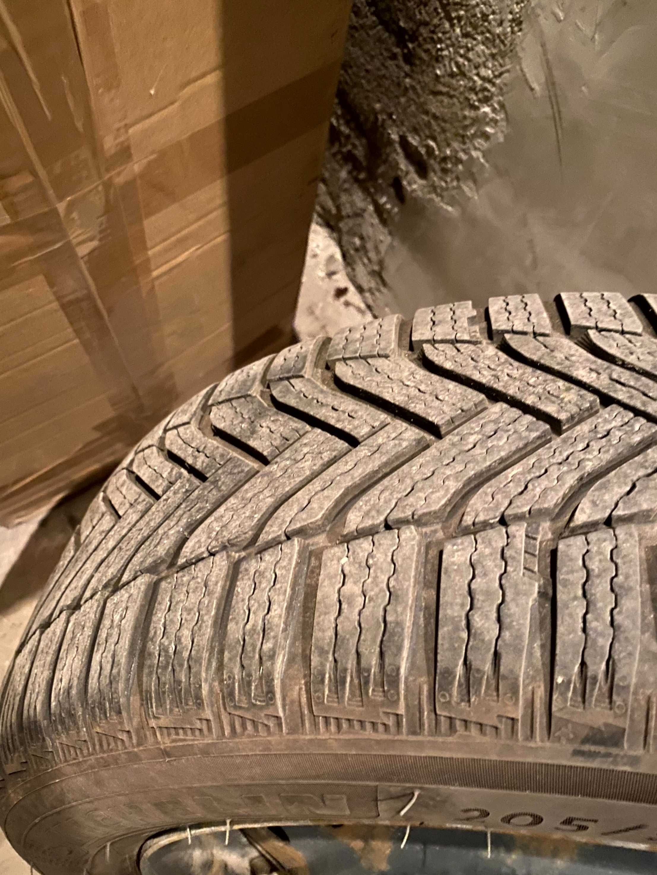 Продавам 4 гуми MICHELIN ALPIN 6 205/55 R16 със стоманени джанти