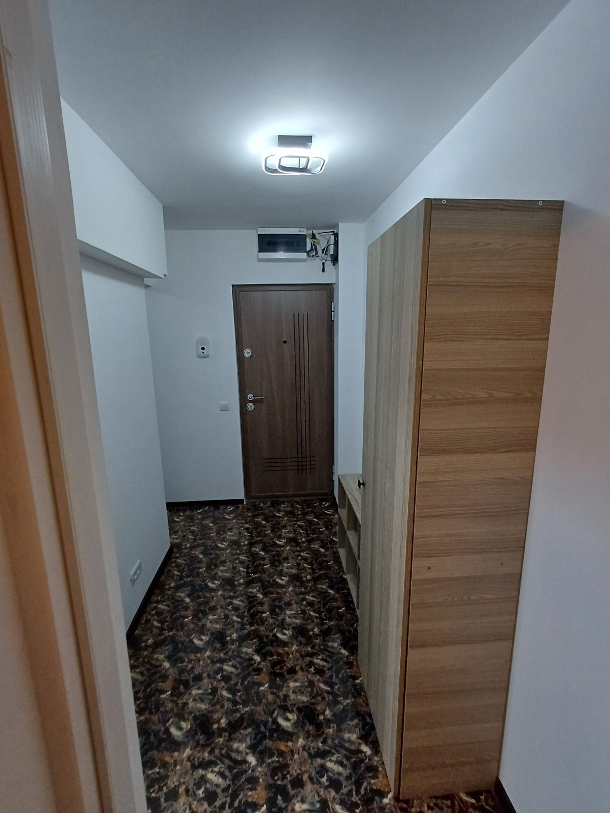 Inchiriez apartament 2 camere