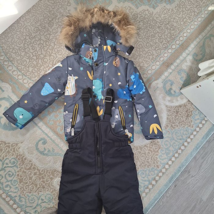 Продам зимний комплект (куртка+комбинезон)