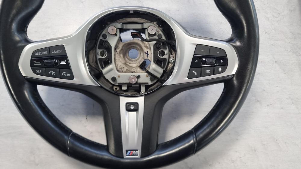 ВОЛАН за бмв Г30 перфектно състояние