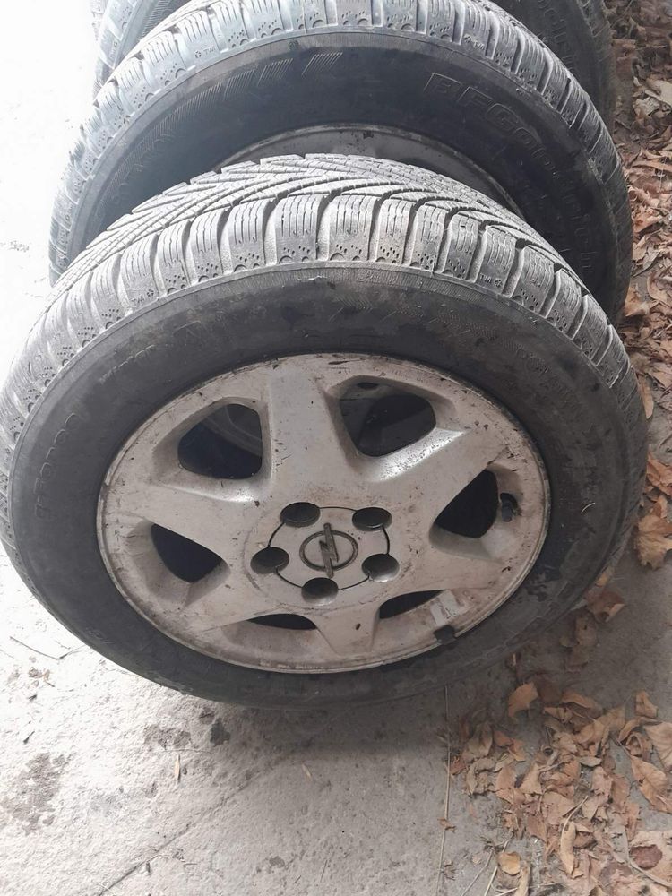 Алуминиеви джанти със зимни гуми 5бр. 5x110 (Опел)