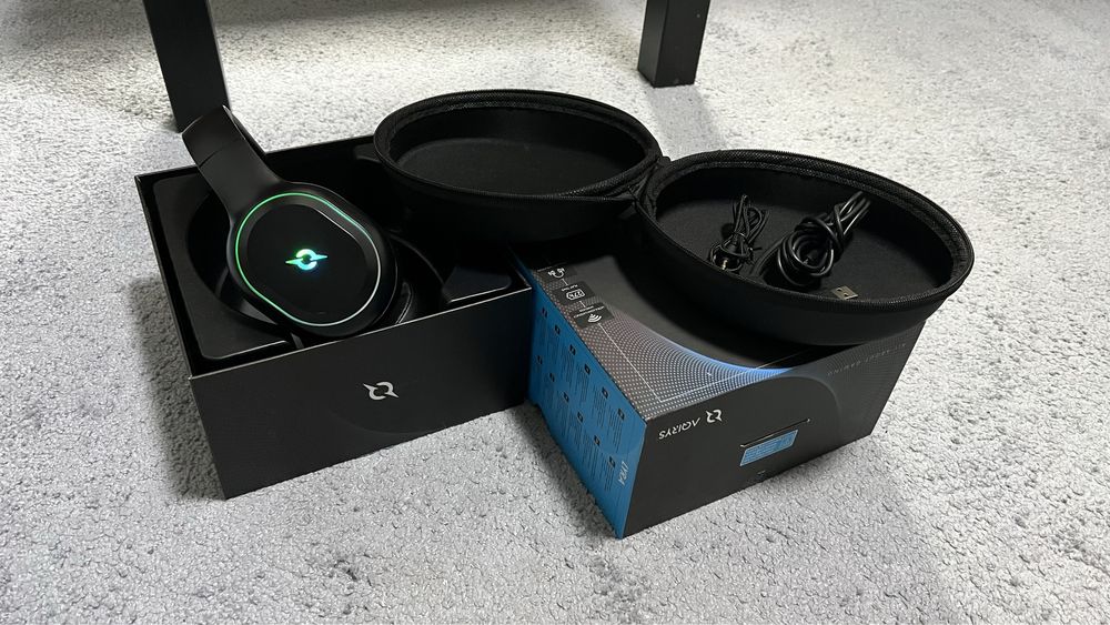 Casti Gaming Wireless Aqirys Lyra RGB Noi (nu razer , logitech )