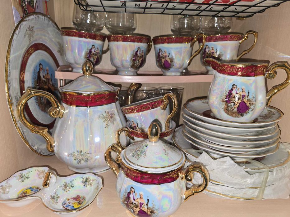 Чайный сервиз Мадонна.
