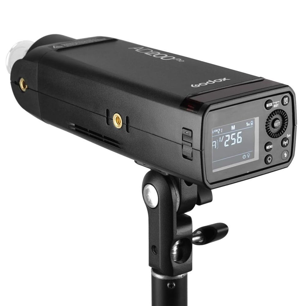 Вспышка Godox AD200 pro