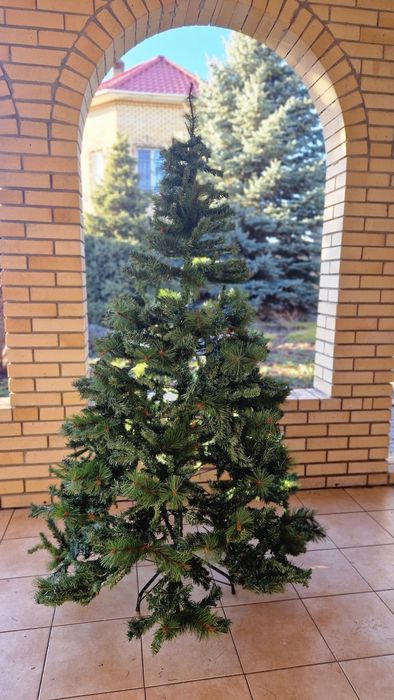 Ёлка искуственная