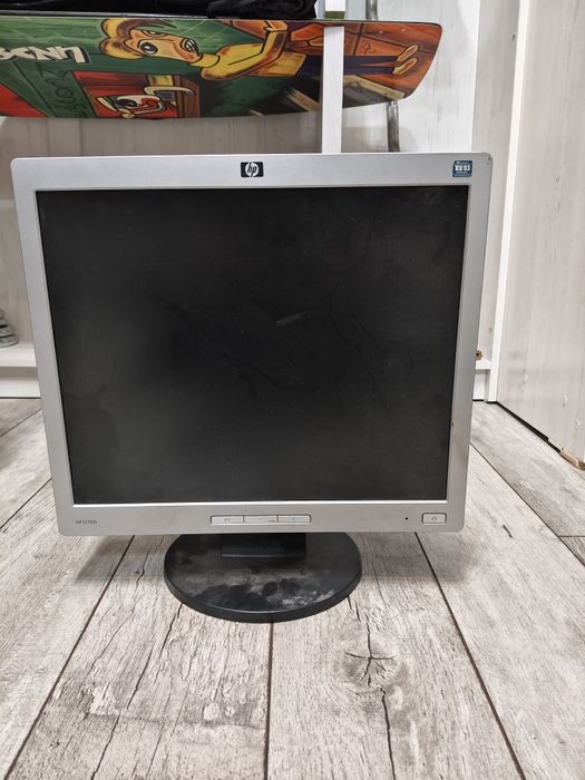 Продам мониторы.