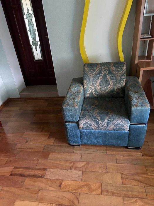 Продам раскладной диван и кресло
