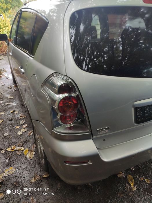 Toyota corolla verso на части