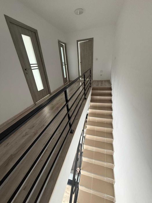 Vind apartament 5 camere deosebit