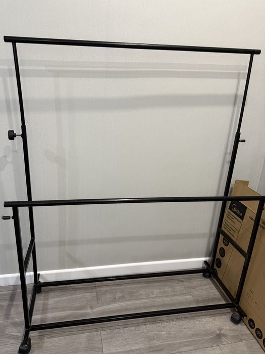 Продажа б/у вешалки