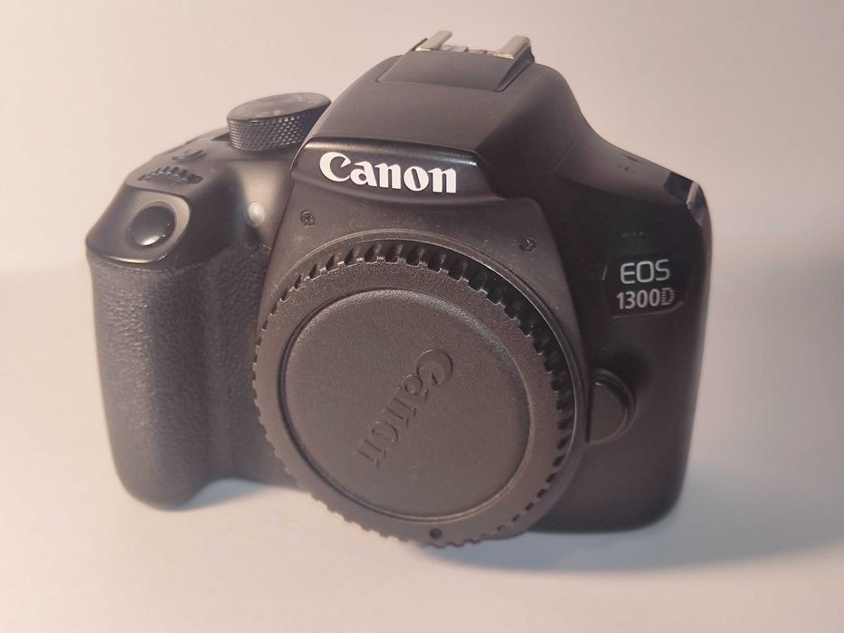 Aparat Foto DSLR Canon EOS 1300d